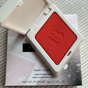 FENTY CHEEKS SUEDE POWDER BLUSH
Shade:  Daiquiri Dip - coral red